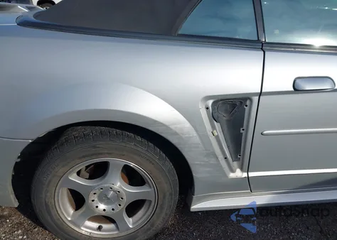 2004 Ford Mustang z USA, uszkodzony, nr VIN 1FAFP44604F229637